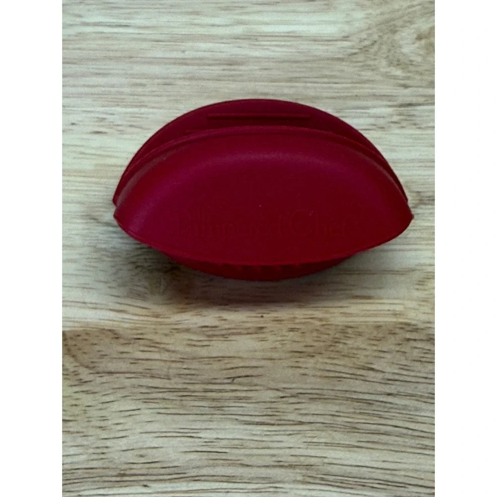 Pampered Chef Red Silicone Mini Mitt Pot Holder Heat Resistant Oven Grip